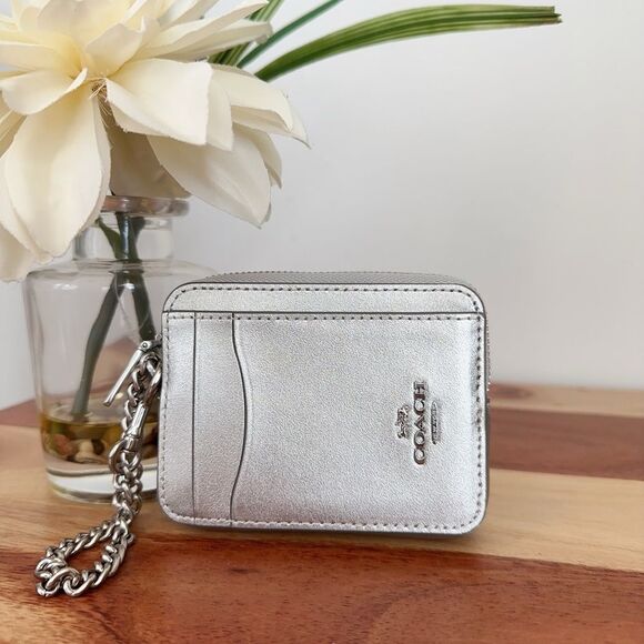 NWT Coach Leather Zip Card Case - Picture 1 of 6